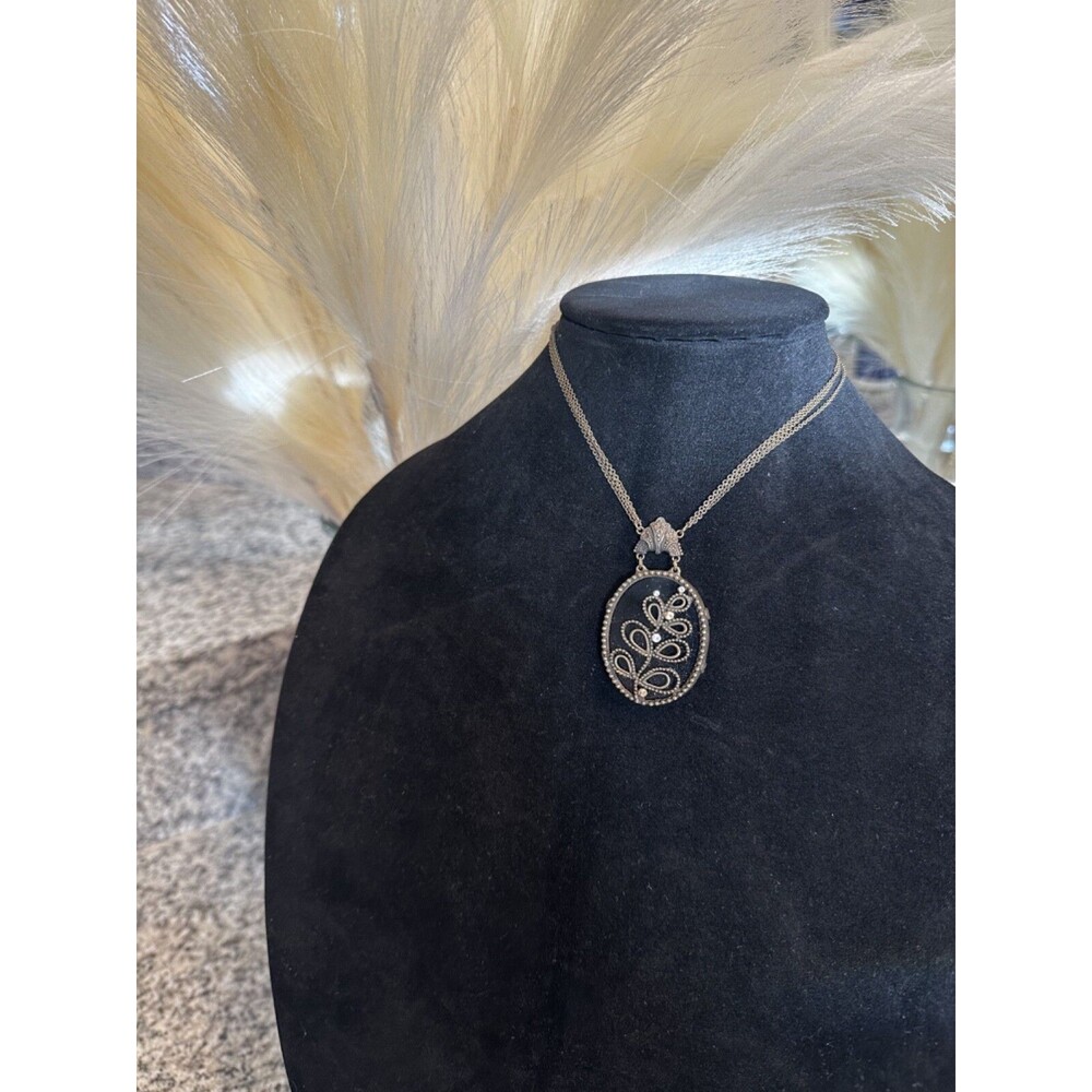 Vintage Sorrelli Necklace – Leaf Pendant with Rhinestone Accents